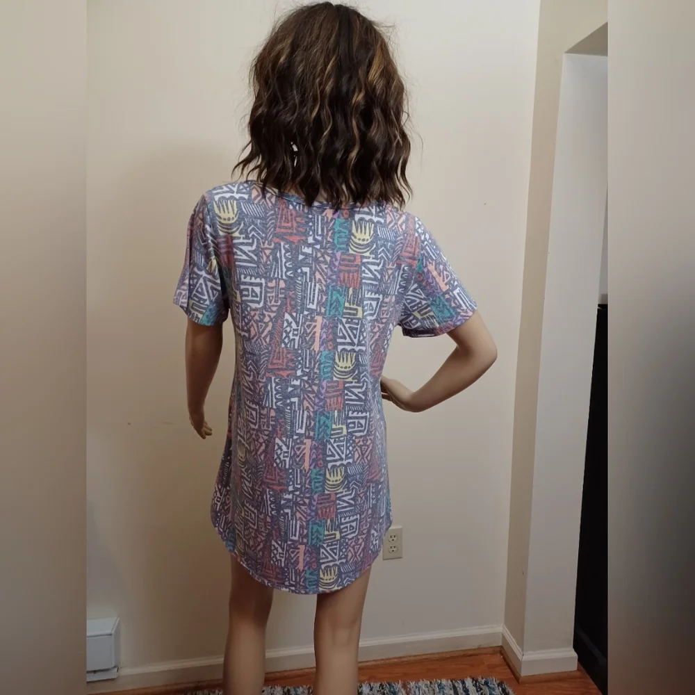 🤍 EUC LuLaRoe Artsy Print Multicolor Tunic Top Size M - Picture 3 of 5